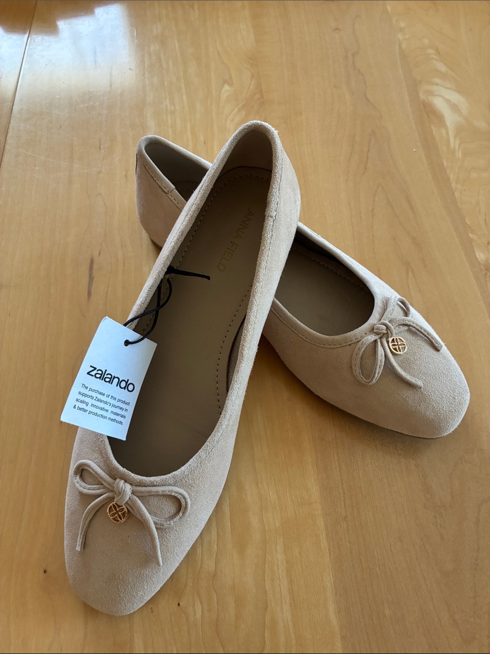 Women’s ballerina flats size 8.5 ( Euro 39)